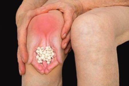 ریختن آب لوله کشی در شیشه شور خودرو ؛ اشتباه رایج رانندگان!